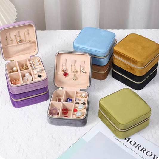 Boite a bijoux de voyage compacte facile à glisser dans un sac à main ou une valise cabine