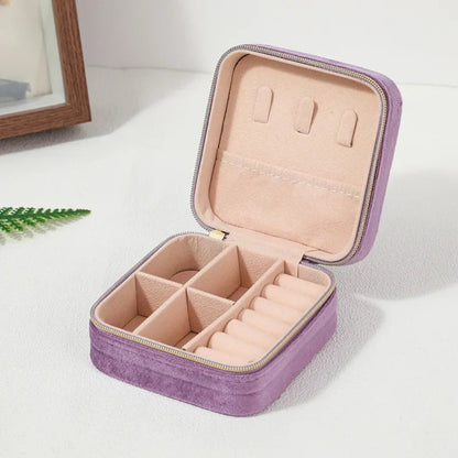 Boite a bijoux fille lavande au design doux et féminin idéale pour transporter ses bijoux avec style