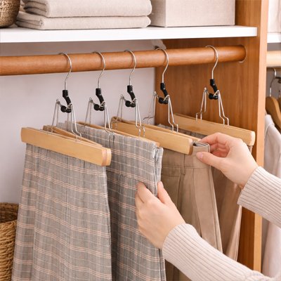 Cintre à pantalon avec crochet rotatif à 360°