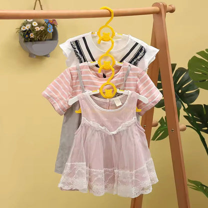 organisation dressing enfant avec cintre bebe réglables