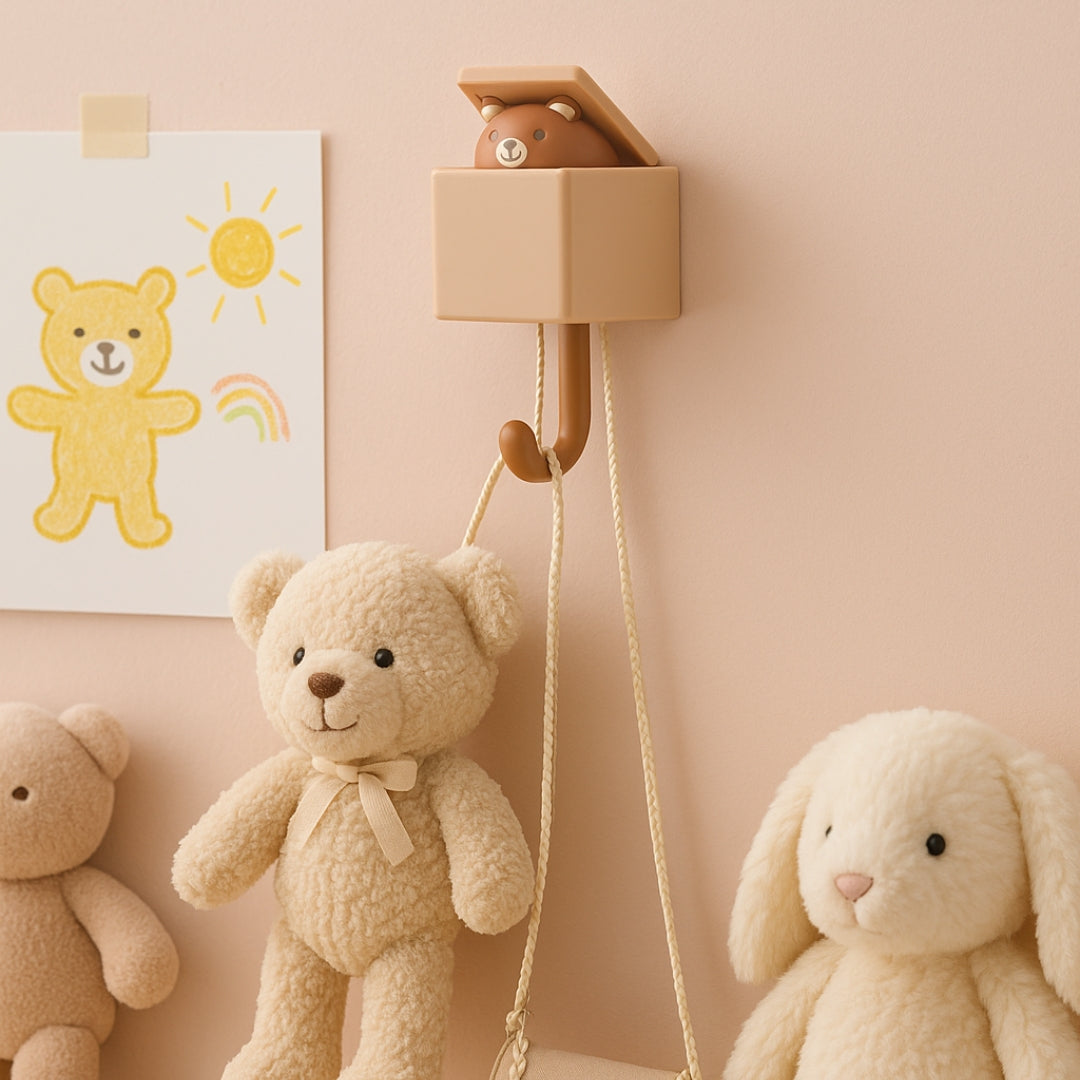 Crochets muraux robustes en forme d’ours brun châtaigne, pour une décoration naturelle et accueillante.