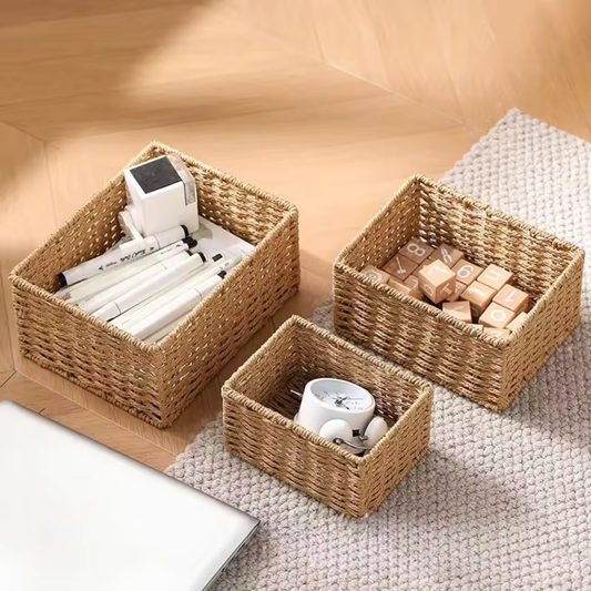 Lot de 3 paniers de rangement rectangulaires en osier tressé naturel pour la maison.