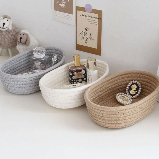 Paniers de rangement en corde de coton pour une chambre élégante et organisée