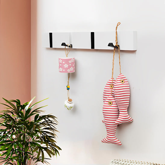 Patere bois élégante mêlant design minimaliste et modernité.