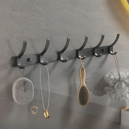 Patères murales noires avec 6 crochets élégants et pratiques.