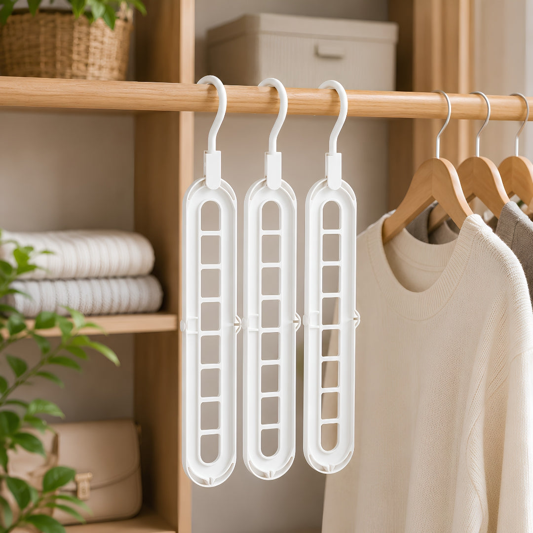 Porte cintre blanc multifonction pour optimiser votre dressing