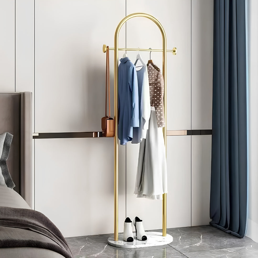 Porte vêtement avec rangement pour vêtements et accessoires