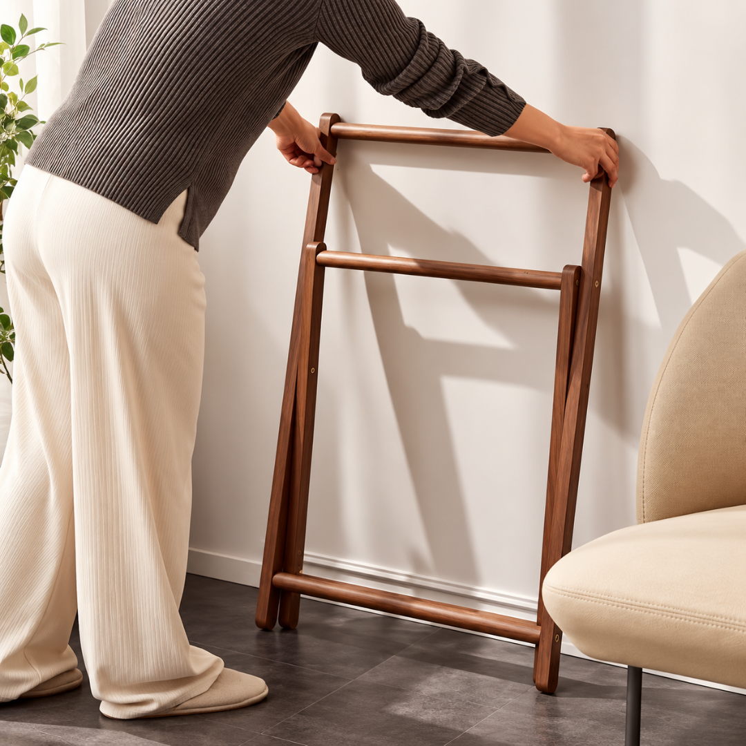 Valet de chambre permettant de garder vêtements chaussures et accessoires organisés