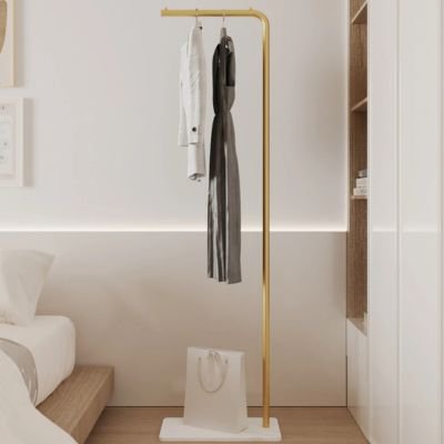Valet de chambre design dans une chambre parisienne moderne